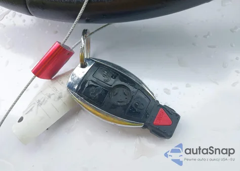 2010 Mercedes-Benz C 300 Luxury 4Matic/Sport 4Matic из США, поврежденный, VIN WDDGF8BBXAR096359